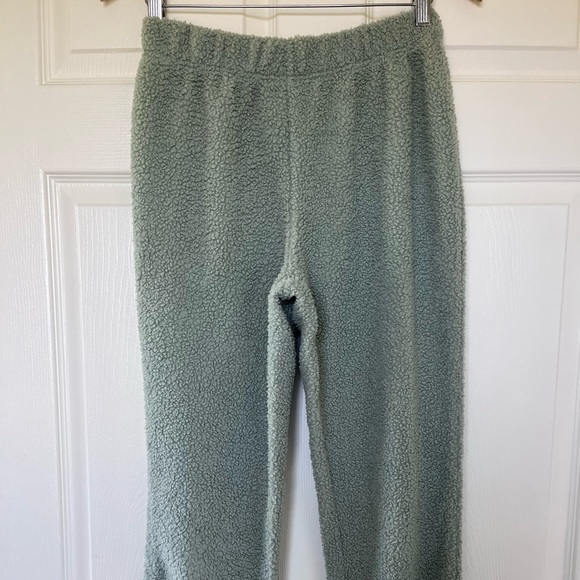 Sage fluffy sweatsuit - Picture 2 of 5